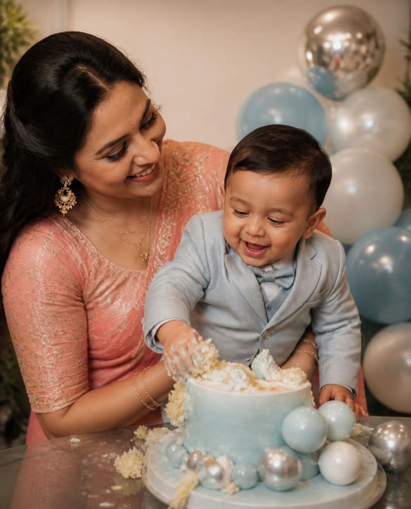 Cake cutting photo